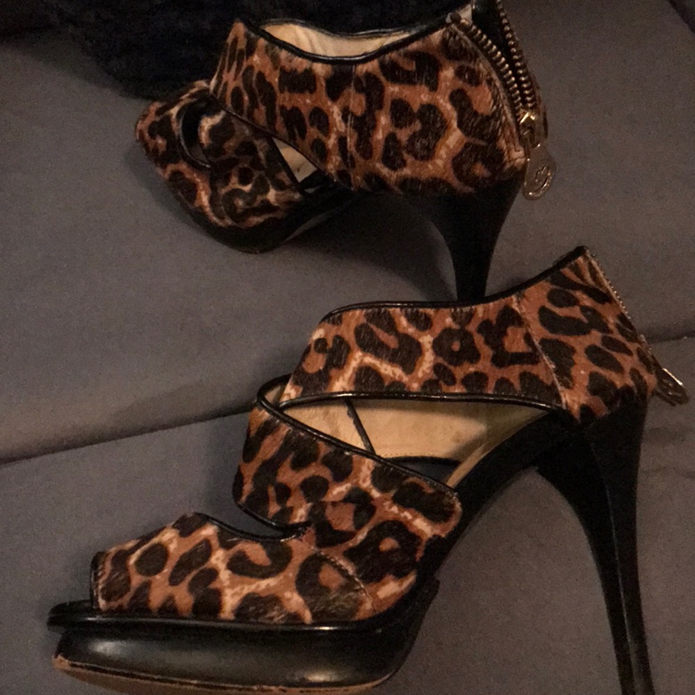 Heels - Picture 2 of 3
